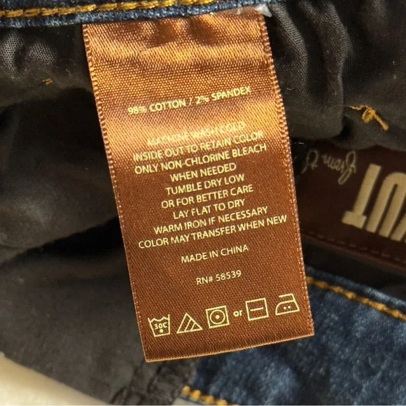 Kut From the Kloth Asher Frayed Cuffed Straight Leg Jeans Size 8 - Picture 5 of 12